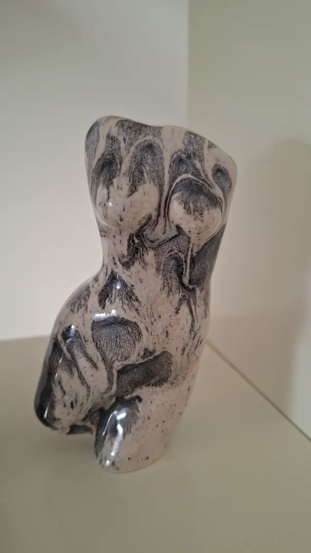 Venere 7 — Venere ceramic sculpture, Hand-built stoneware, smoked oxide drip glaze